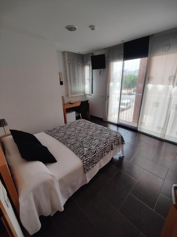 Hostal Manel Pineda de Mar Buitenkant foto