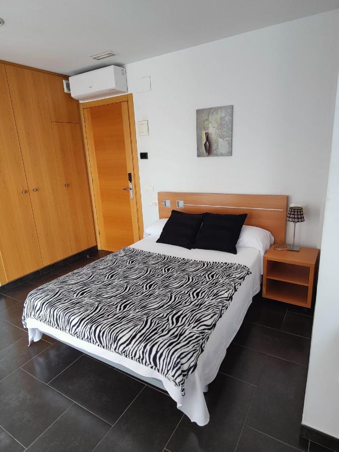 Hostal Manel Pineda de Mar Buitenkant foto