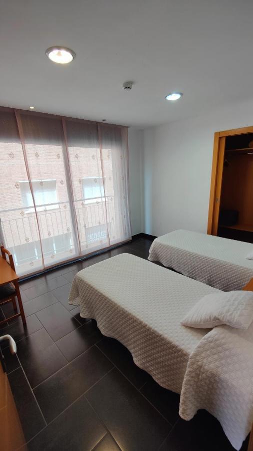 Hostal Manel Pineda de Mar Buitenkant foto