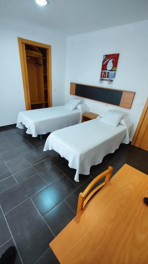 Hostal Manel Pineda de Mar Buitenkant foto