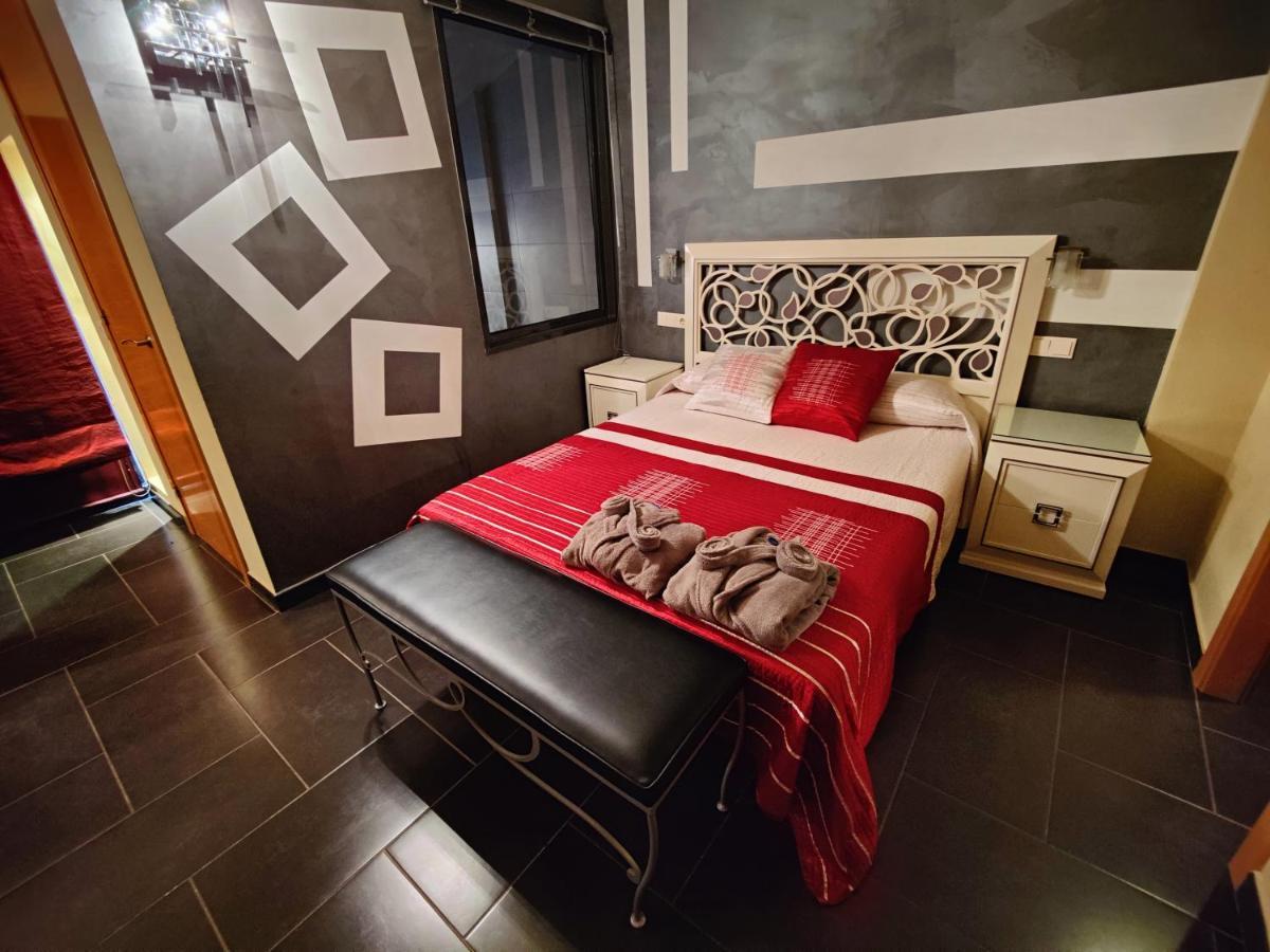 Hostal Manel Pineda de Mar Buitenkant foto