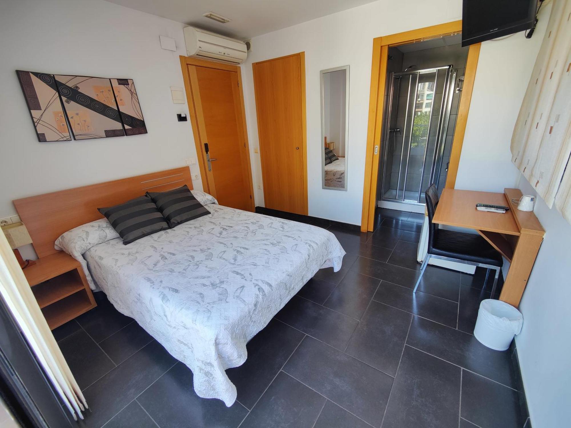 Hostal Manel Pineda de Mar Buitenkant foto
