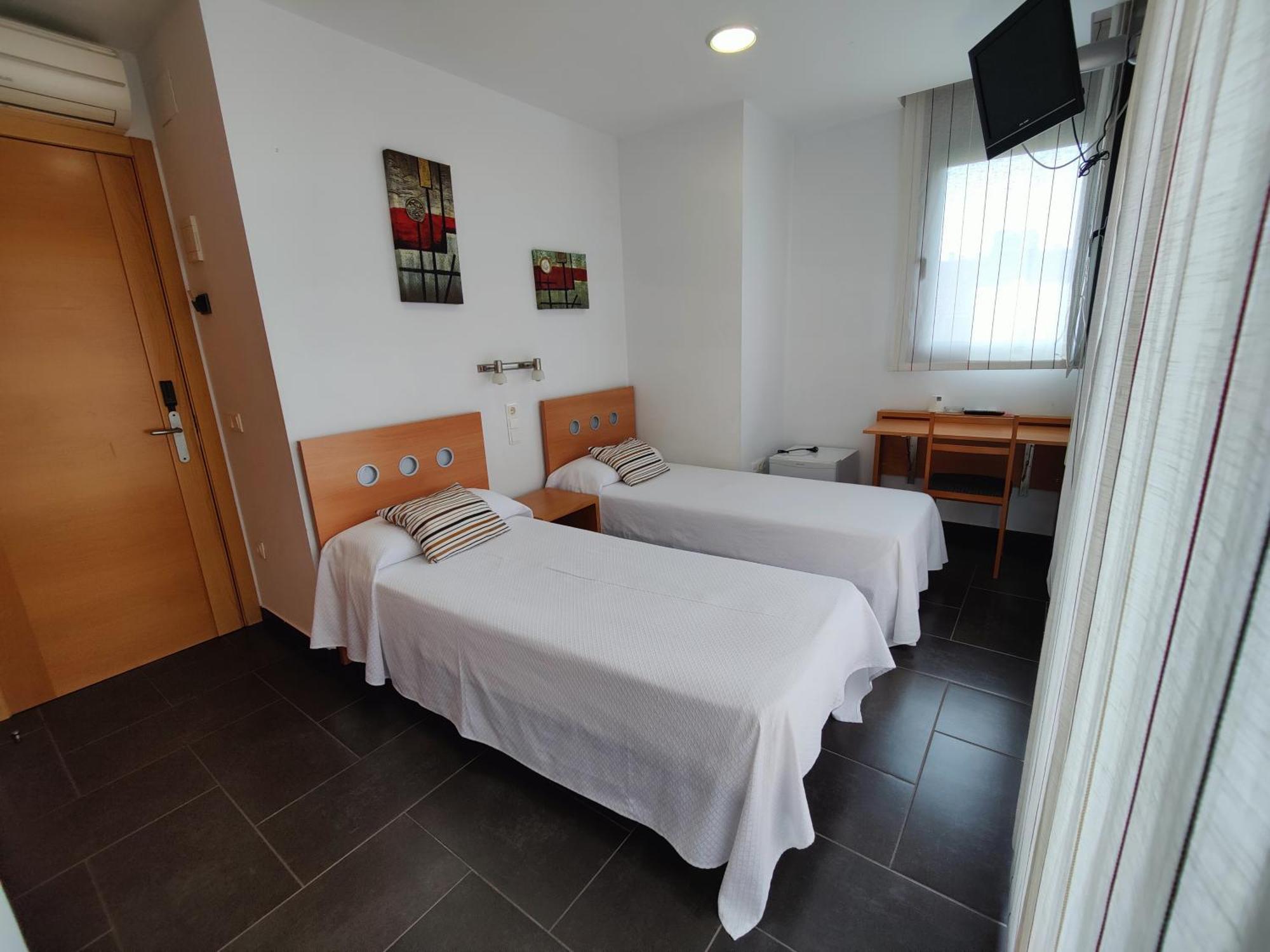Hostal Manel Pineda de Mar Buitenkant foto